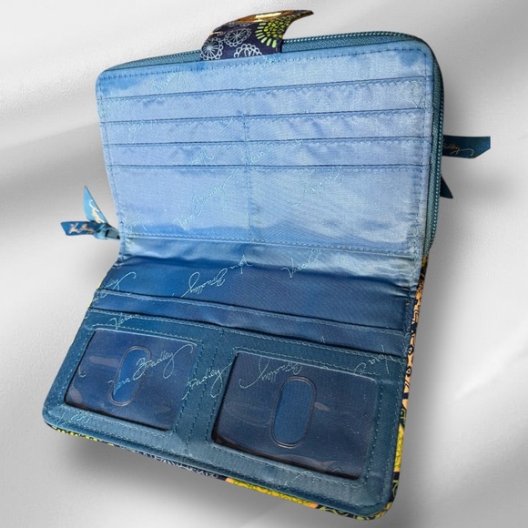 Vera Bradley Doodle Daisy Blue & Green Floral Turnlock Zip Around Wallet - Picture 5 of 7